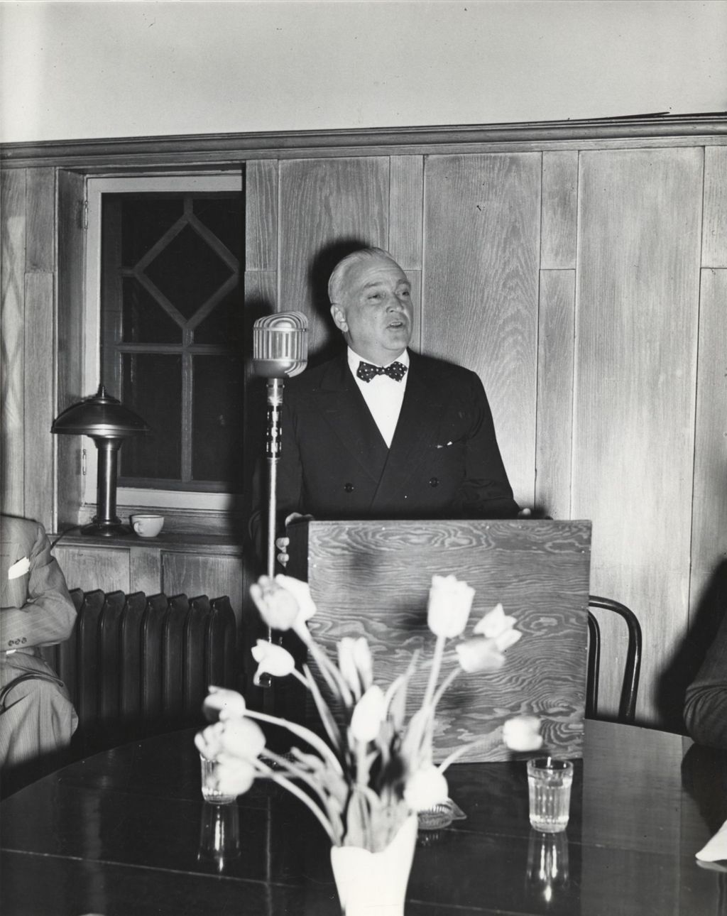 Marshall Field III speaks at the 1949 Hull-House Associates Dinner