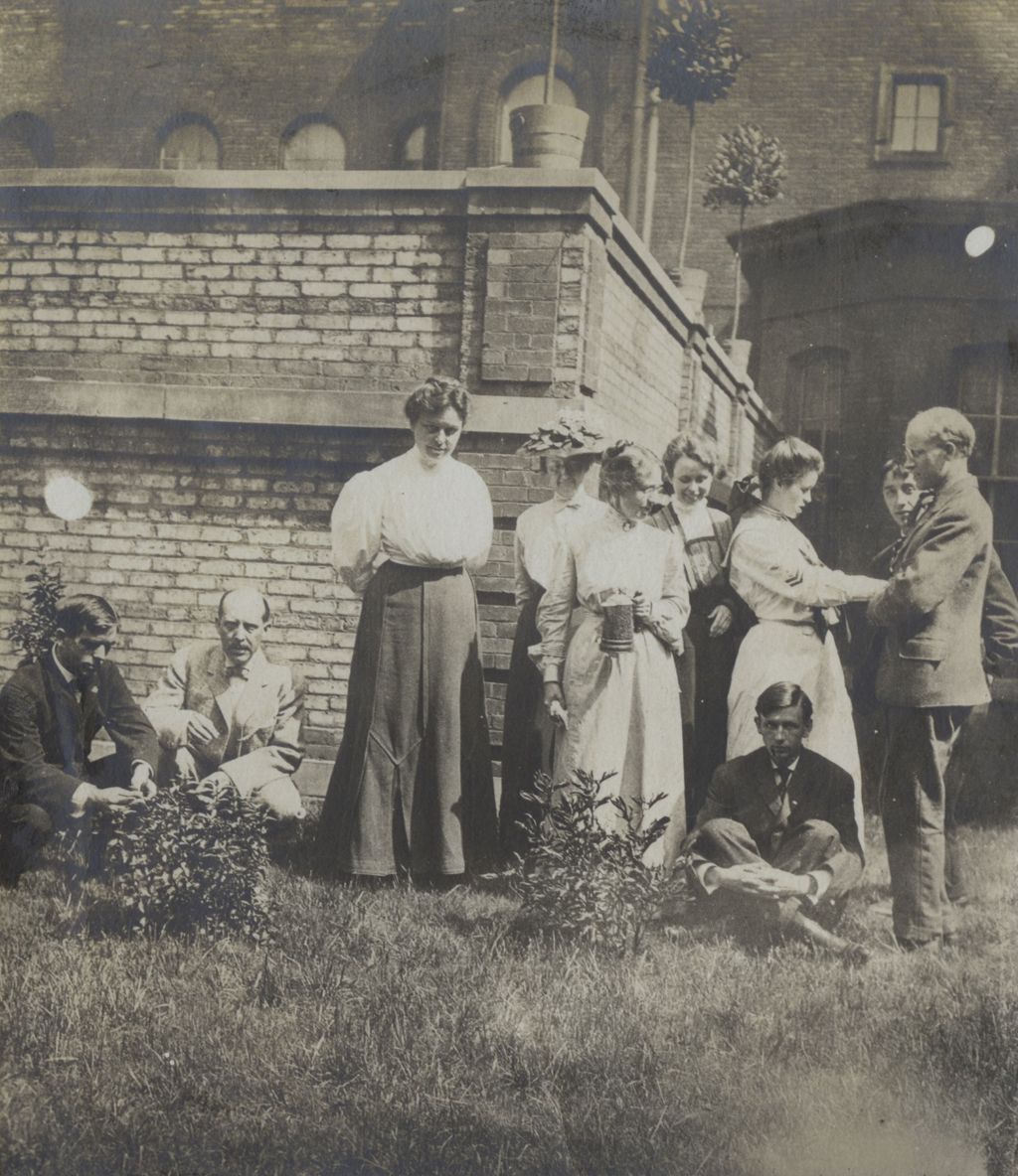 Miniature of Ten Hull-House residents in the courtyard