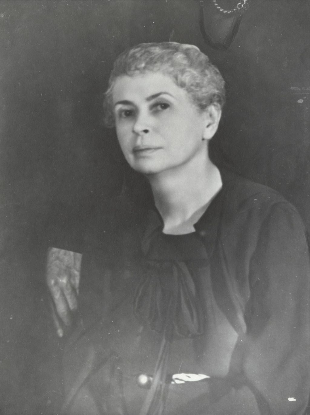 Hull-House resident and art, theater, and dance instructor Edith de Nancrede