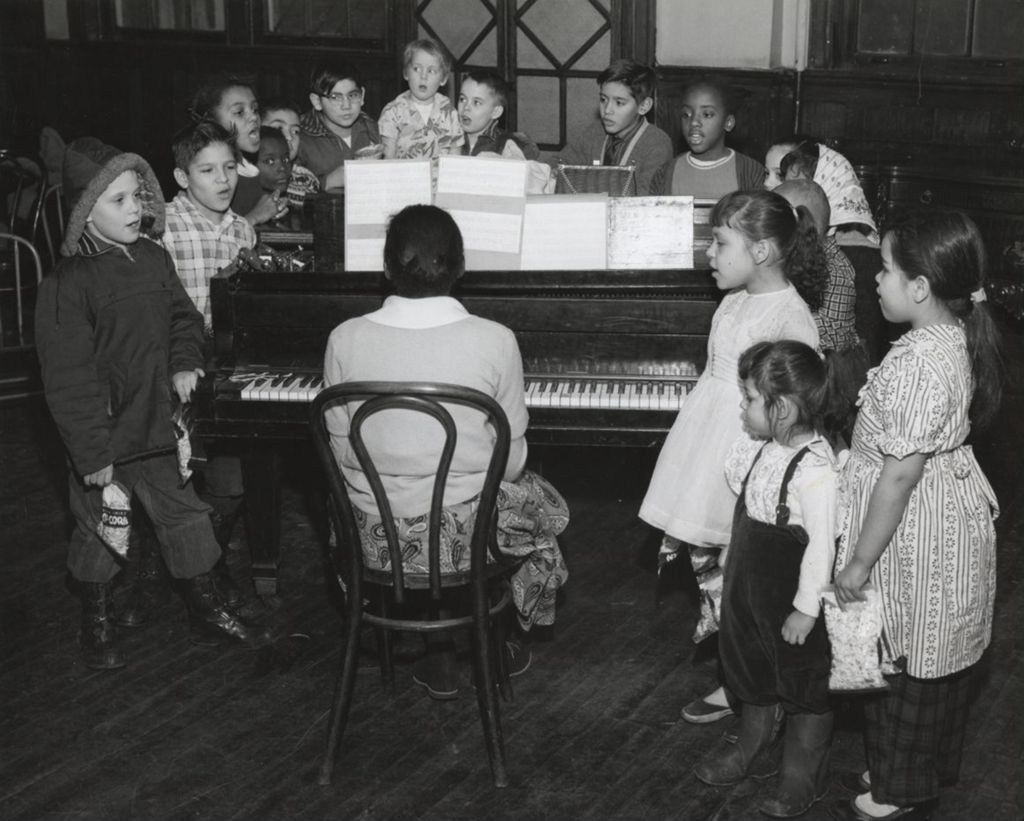 Children's choir practicing at Hull-House Music School