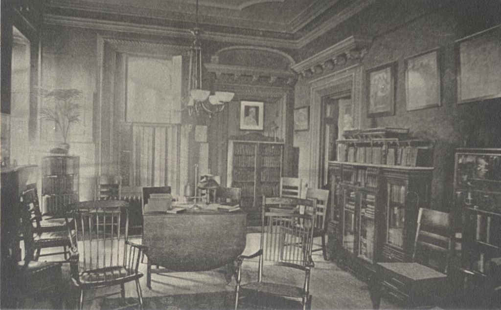 Library in Hull Mansion