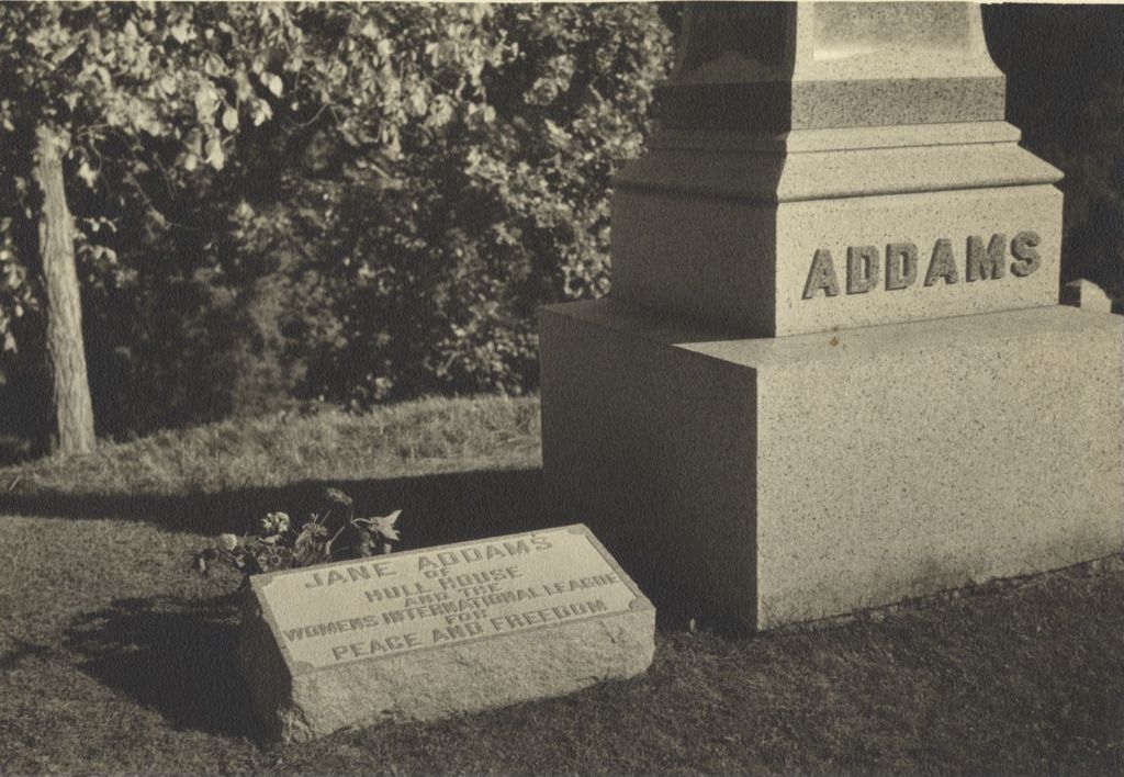 Miniature of Jane Addams Tombstone