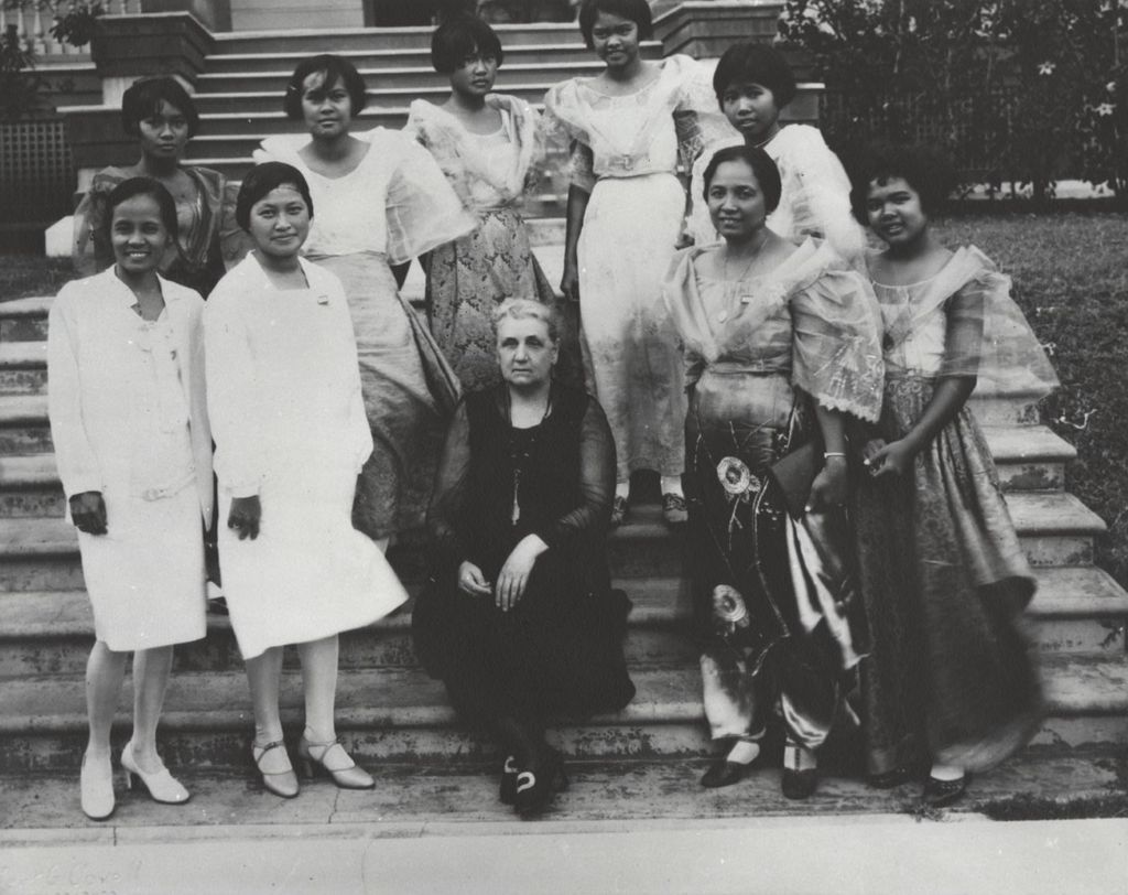 Miniature of Jane Addams and Filipino women in the Philippines during Jane Addams world tour